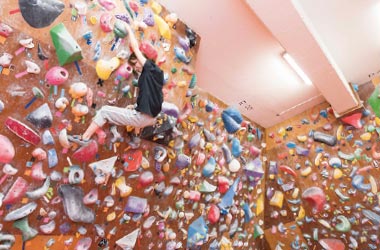 【Rock Climbing Gym KORUPIKI】ゴールしたときの達成感は気持ちよい♪