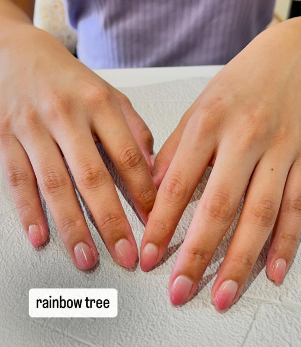 RAINBOW TREE | オフィスネイルでグラデーション