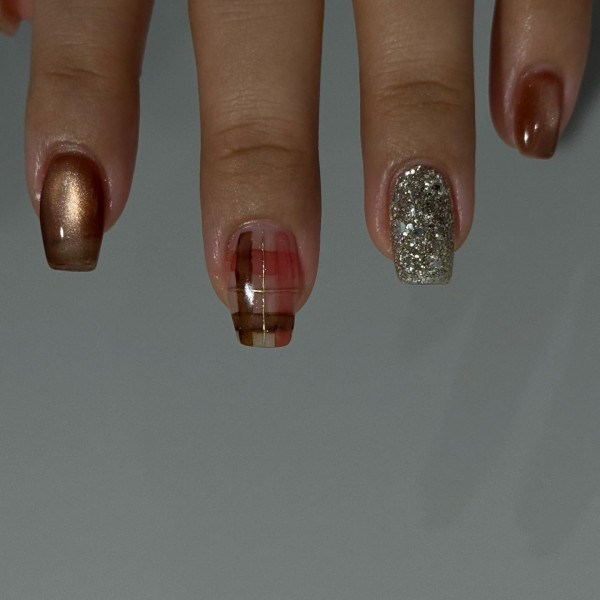 e___.nail | 