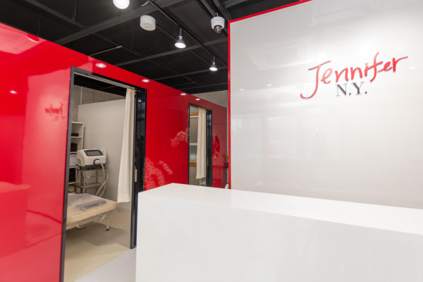 Jennifer N.Y. おもろまち店 ロゴ